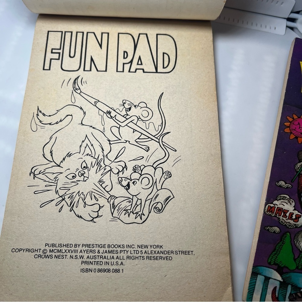 Vintage Fun Pad Christmas Cat Activity Book 1983 New Lot Of 2 - Picture 4 of 4